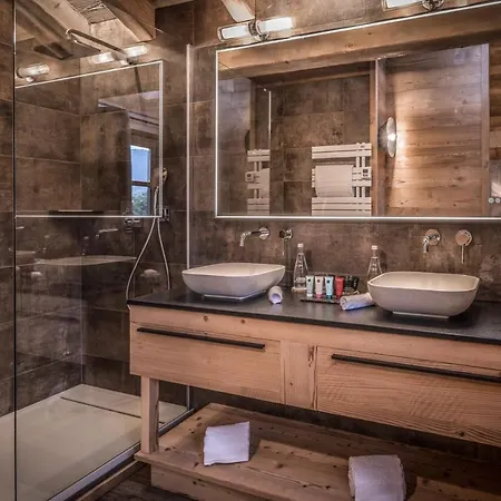 Tamo Κουρσεβέλ